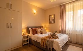 Słoneczne studio przy Placu Unii by VAYA STAYS